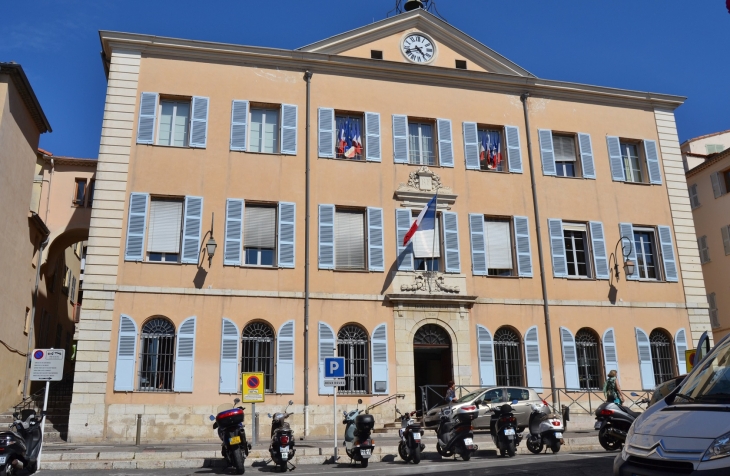 Hotel-de-Ville - Antibes