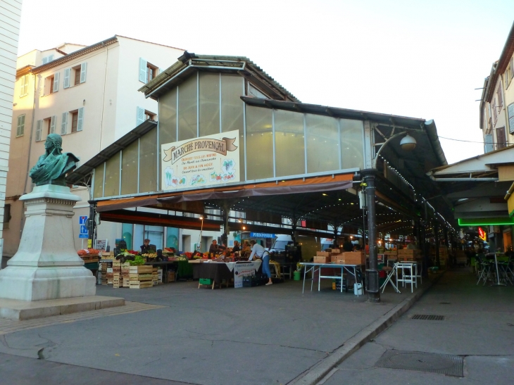 Antibes marché provençal