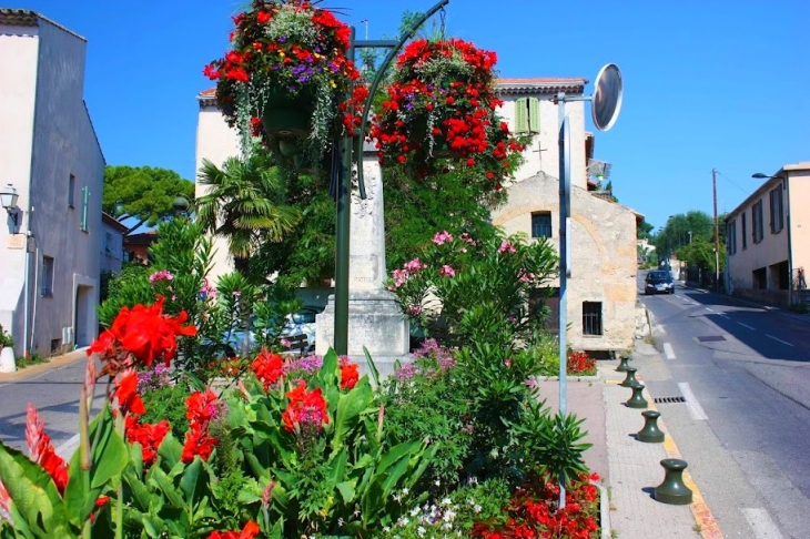 Village fleuri - Biot