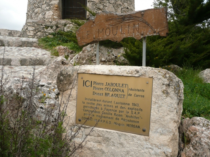 Plaque commémorative devant le moulin Briquet - Carros