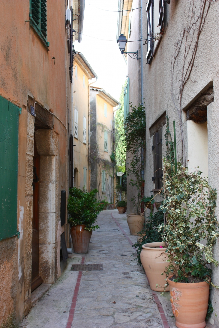 Ruelle de Châteauneuf de Grasse - Châteauneuf-Grasse