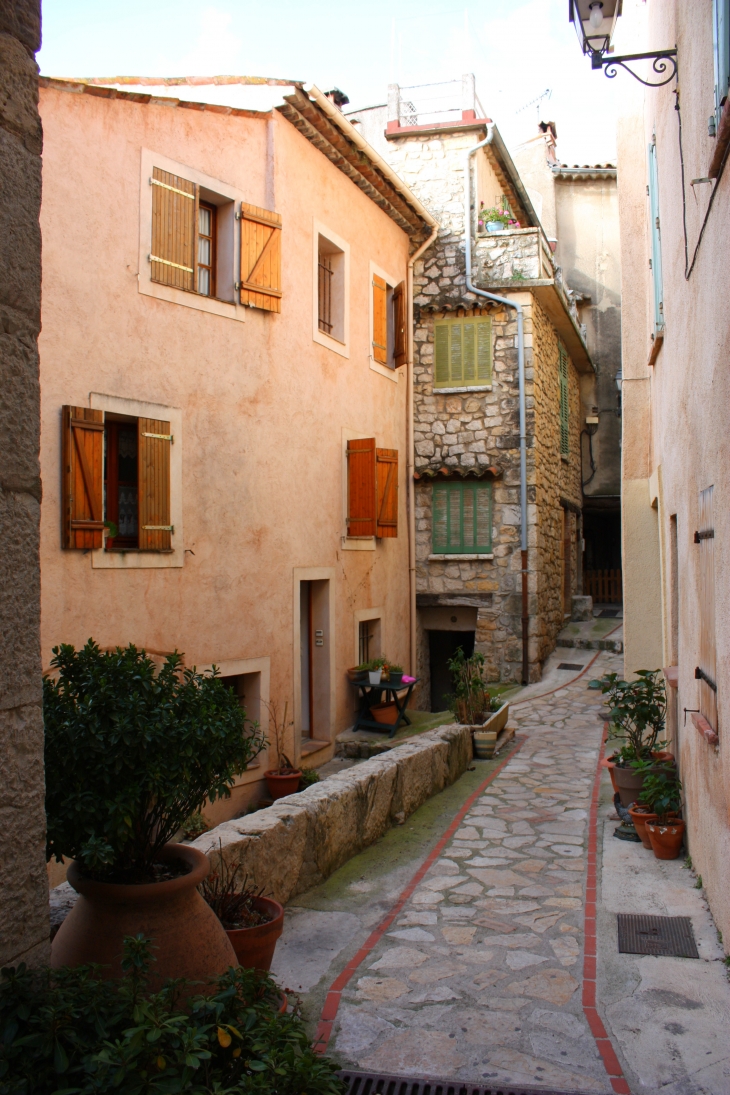 Ruelle de Châteauneuf de Grasse - Châteauneuf-Grasse