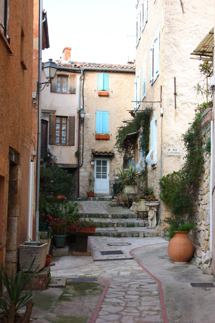 Ruelle de Châteauneuf de Grasse - Châteauneuf-Grasse