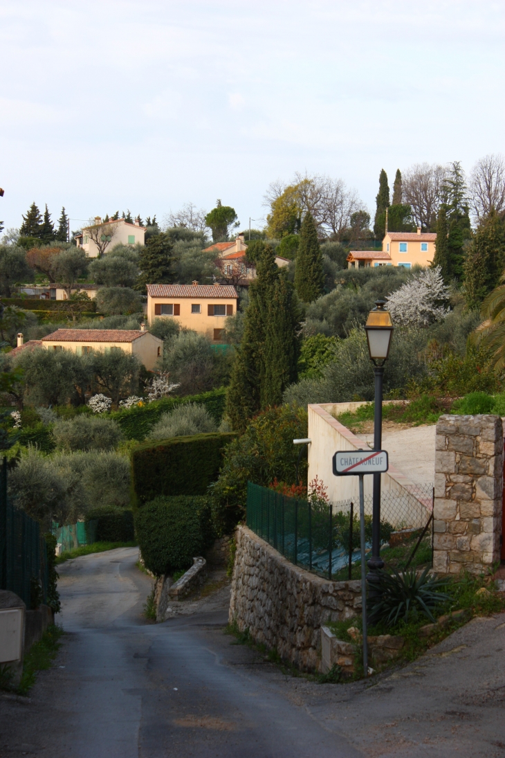 Village de Châteauneuf de Grasse - Châteauneuf-Grasse