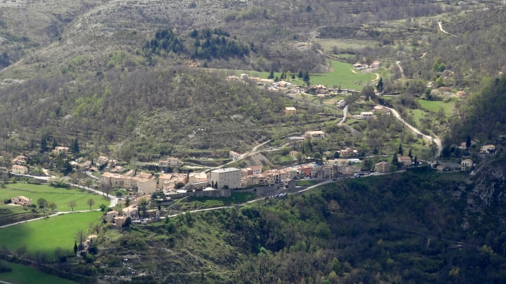 Vue générale depuis le Cheiron - Cipières