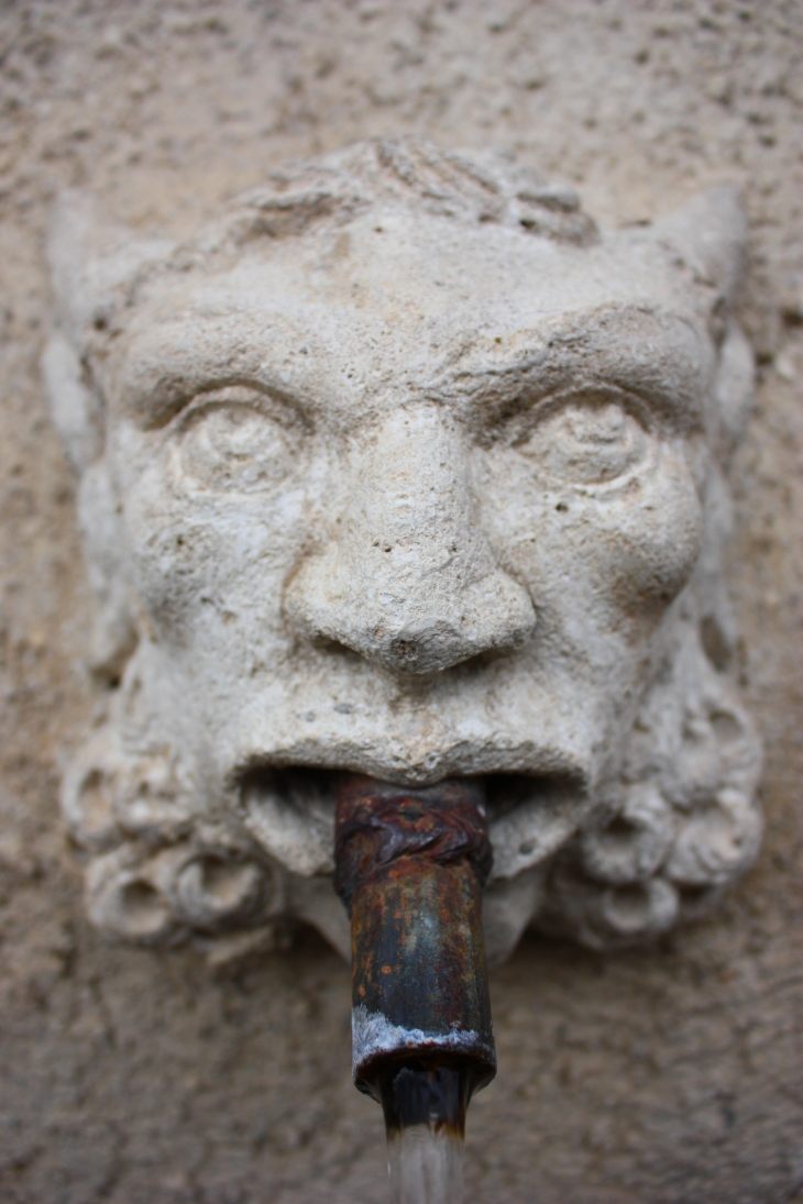 Fontaine à  Coursegoules