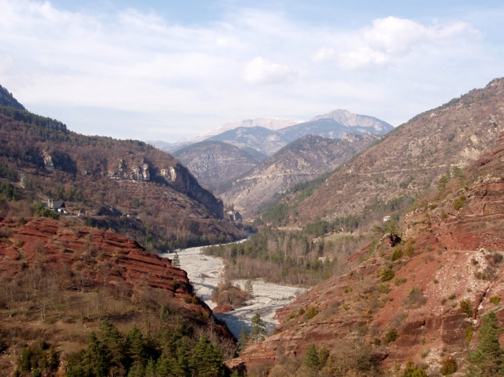 Daluis vue du pont de la mariée