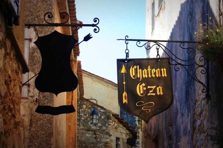 Enseigne à Eze - Èze