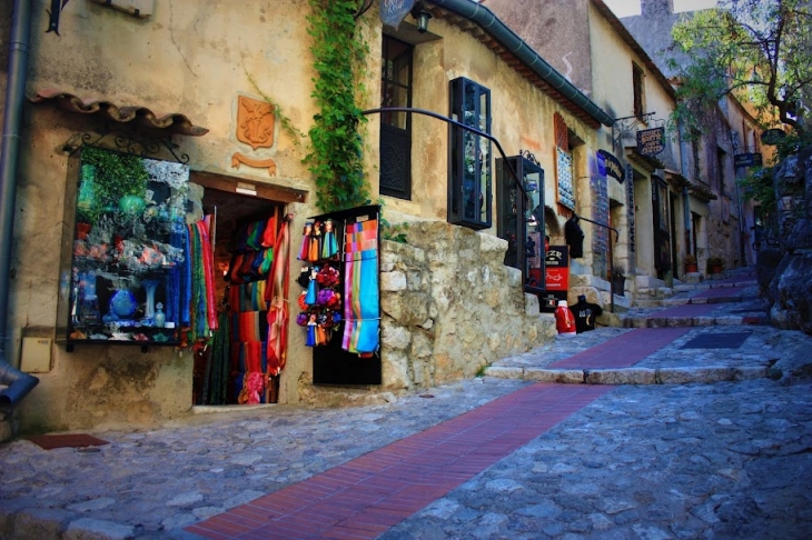 Ruelle et boutique à Eze - Èze