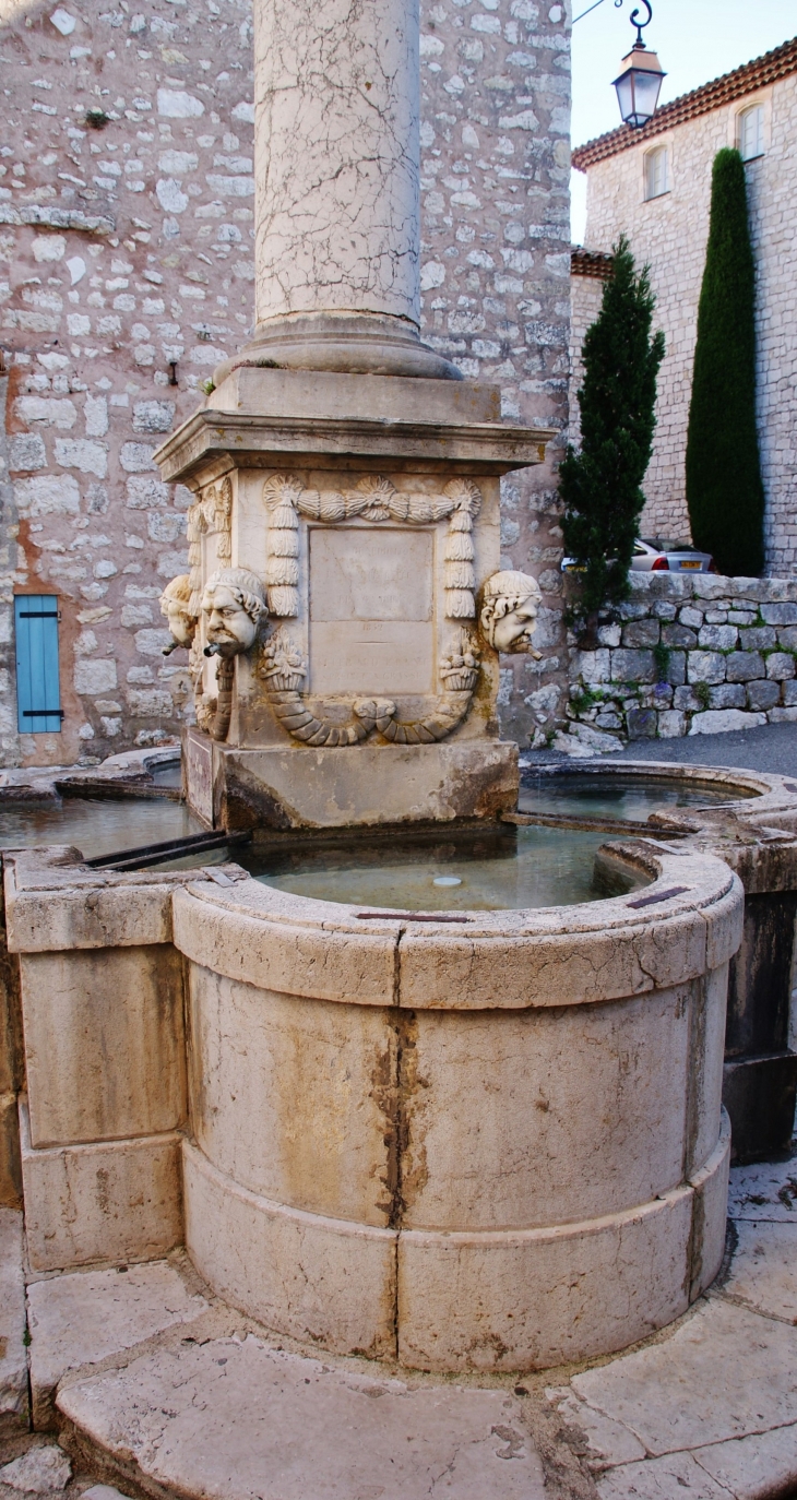 Fontaine - Gourdon