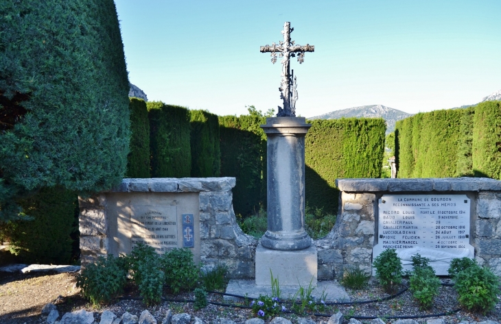 Monument aux Morts - Gourdon