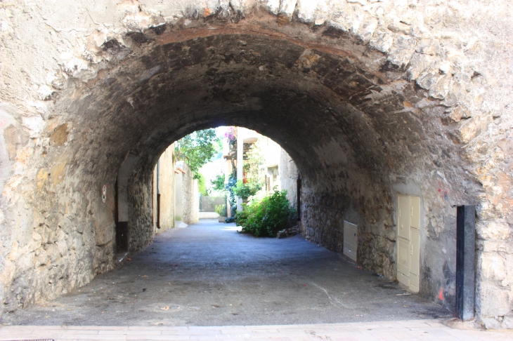 Passage sous maison de La colle sur Loup - La Colle-sur-Loup