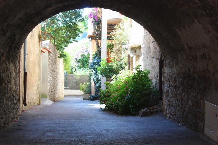 Passage sous maison de La colle sur Loup - La Colle-sur-Loup