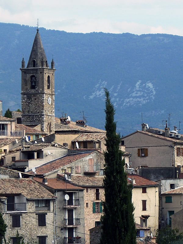 Vue sur l'église - Le Broc