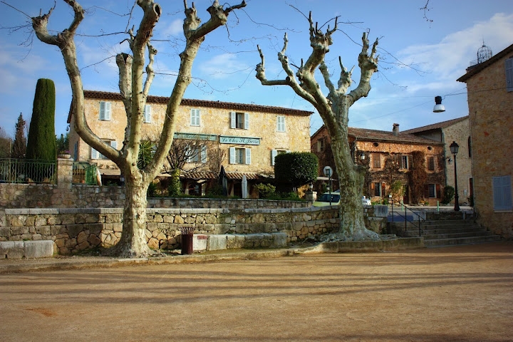 Place de Le Rouret