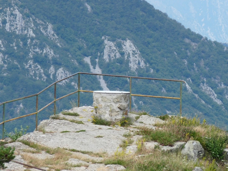 A Peïra Cava  , la table d'orientztion - Lucéram