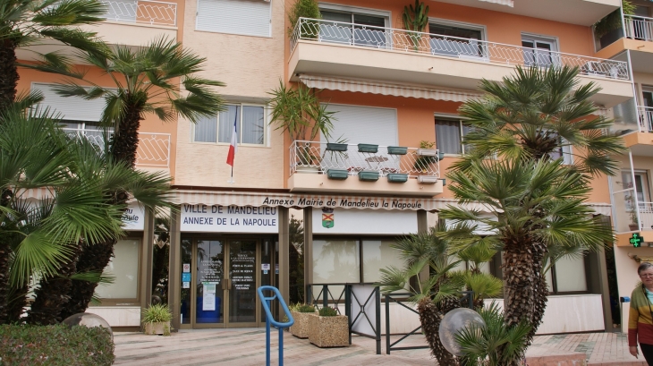 La Napoule ( Mairie annexe ) - Mandelieu-la-Napoule