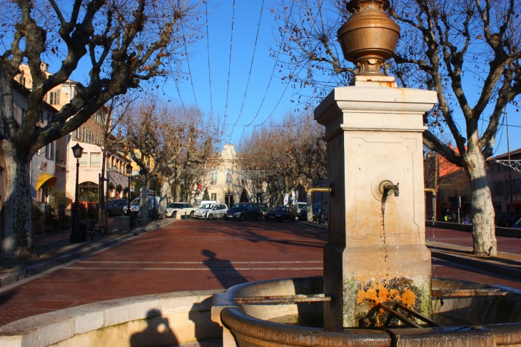 Place de Mouans Sartoux - Mouans-Sartoux