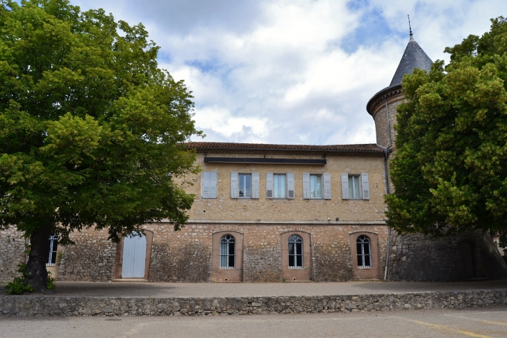 *Château de Mouans-Sartoux