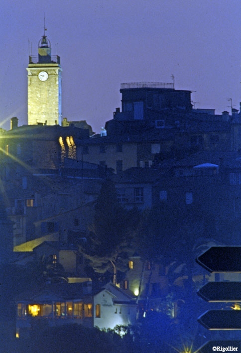 Mougins by night