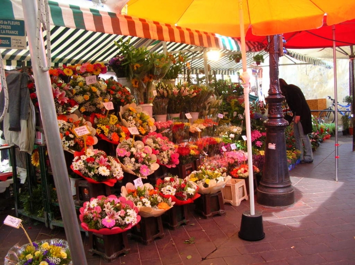 Marché aux fleurs. - Nice