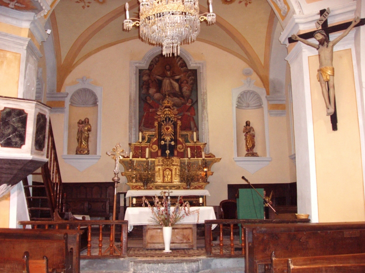 A voir: L'eglise de Péones