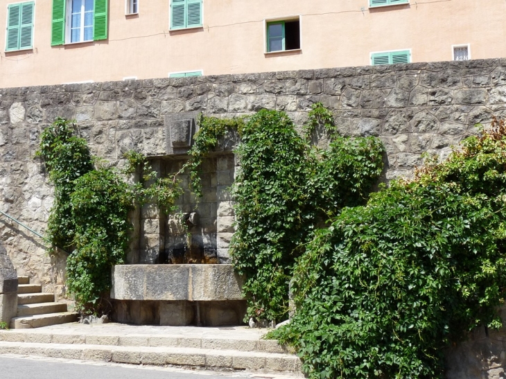 Dans le village - Roquebillière