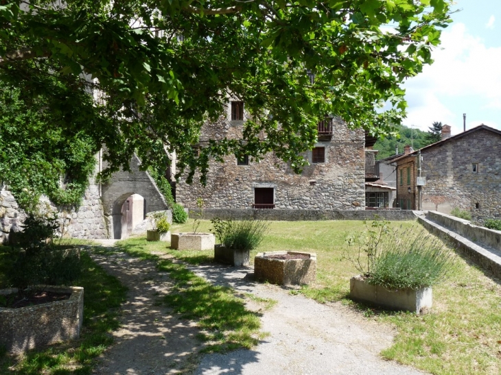 Dans le village - Roquebillière