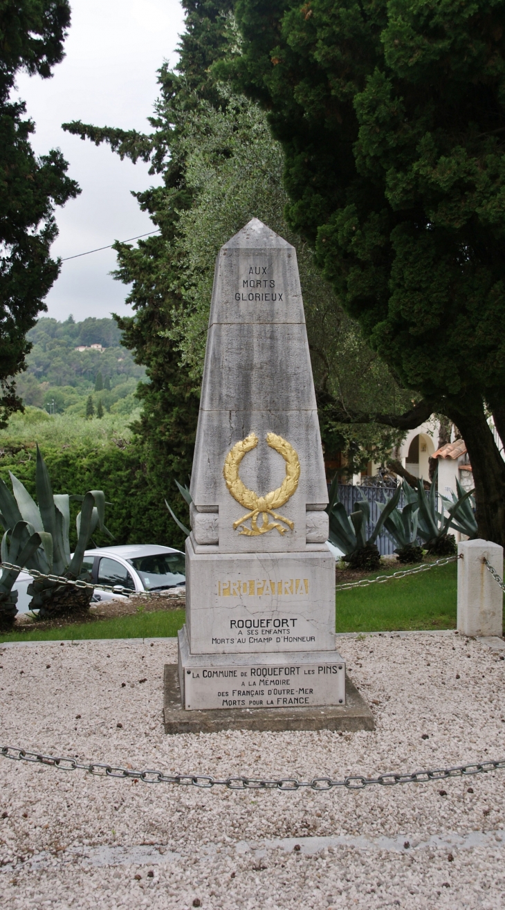 Monument aux Morts - Roquefort-les-Pins