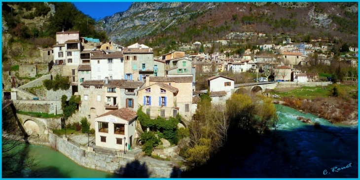 Le village de Roquesteron-Grasse - Roquestéron-Grasse