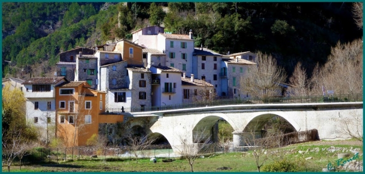 Le pont de  de Roquesteron-Grasse - Roquestéron-Grasse