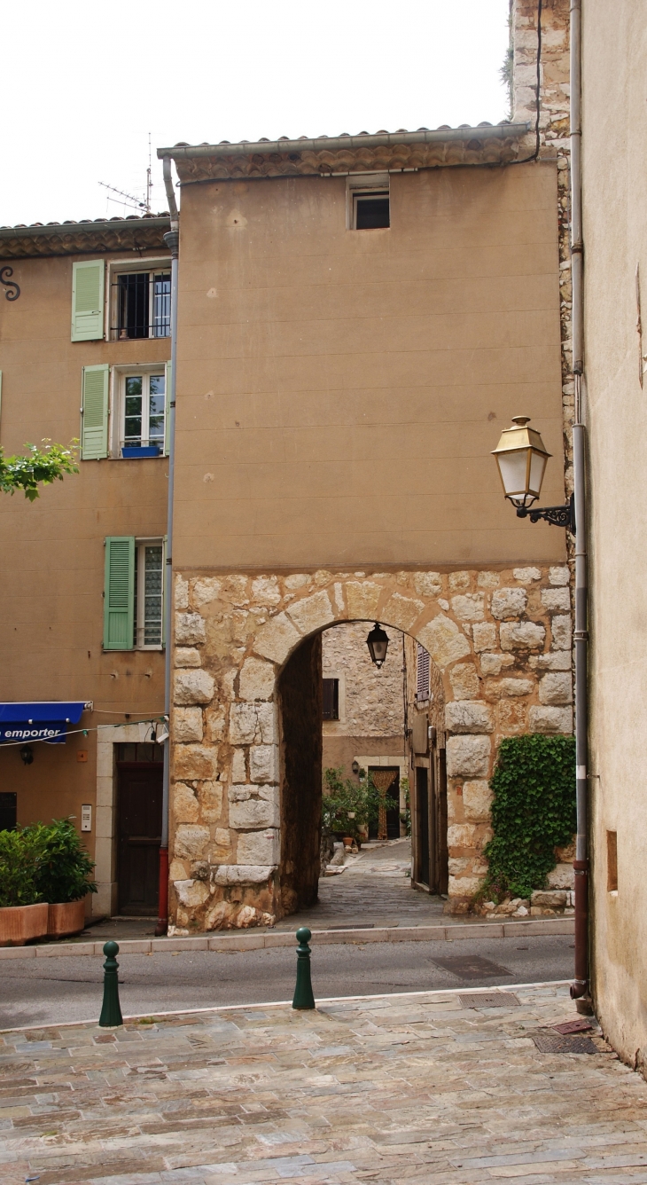 Ancienne Porte de la Ville - Saint-Cézaire-sur-Siagne