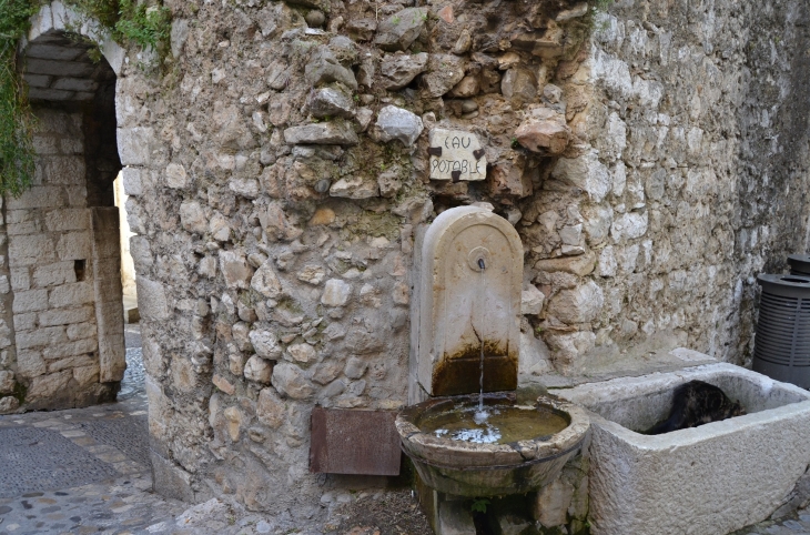 Fontaine aux Remparts - Saint-Paul