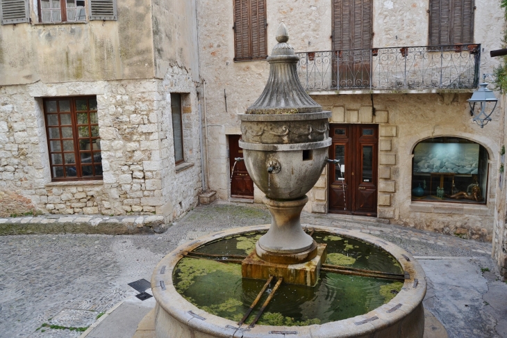 La Grande Fontaine - Saint-Paul