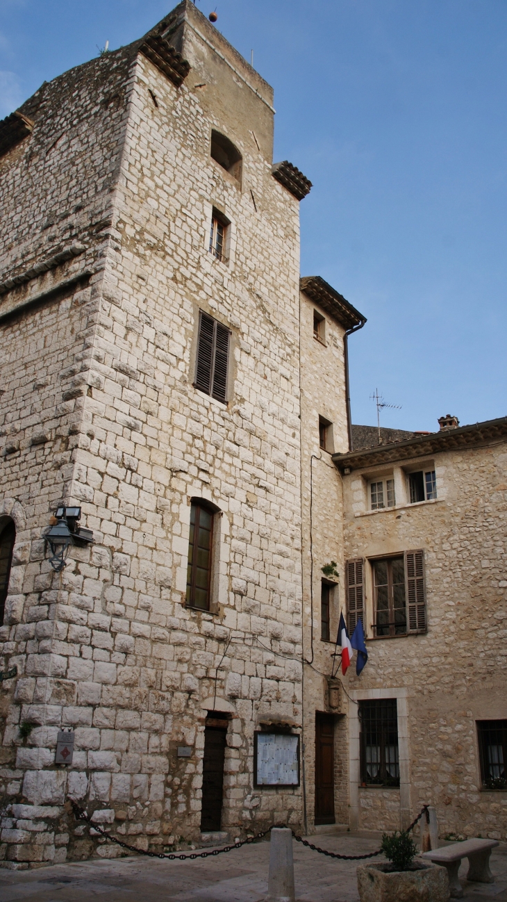 La Mairie et le Donjon - Saint-Paul