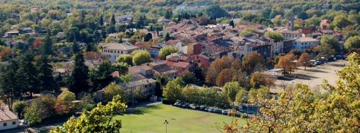 Vue du village de Saint Vallier de Thiey - Saint-Vallier-de-Thiey