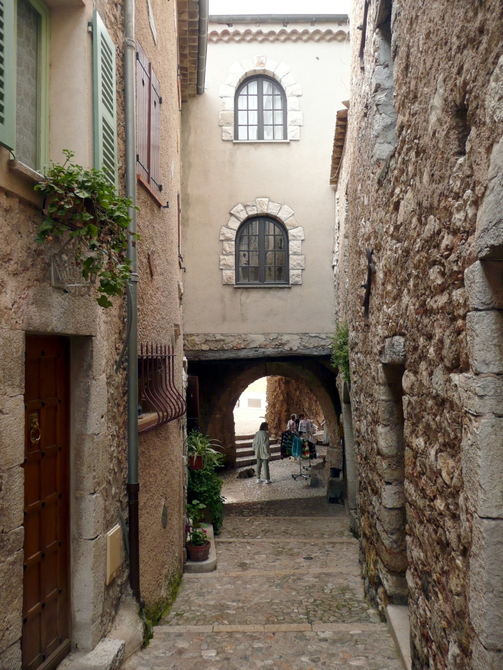 Rue des Sarasins - Sainte-Agnès