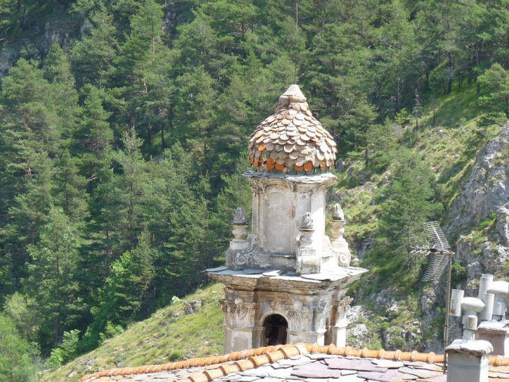 La chapelle de la méséricorde (pénitents noirs ) datée de 1675 - Tende