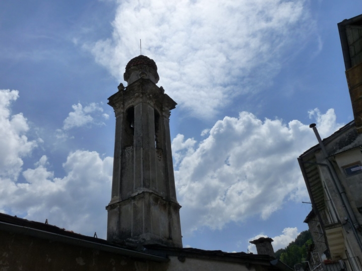 La chapelle de la méséricorde (pénitents noirs ) datée de 1675 - Tende