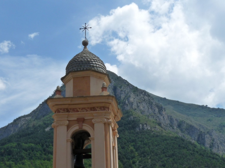 La chapelle de l'Annonciation (pénitents blancs) datée de 1621 - Tende