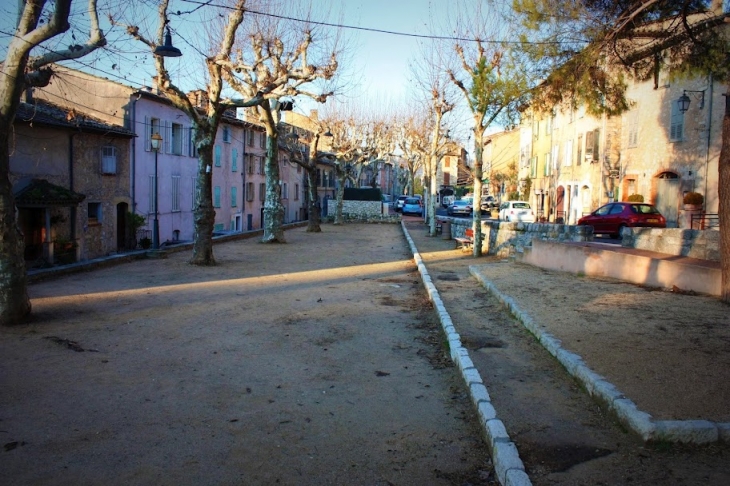 Terrain de boules de Valbonne