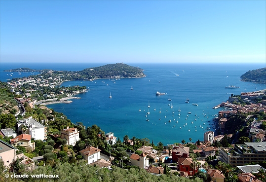 La Rade de Villefranche-sur-mer, le Cap-Ferrat en fond