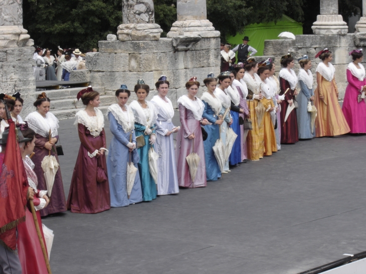 Fête du costume théatre antique - Arles