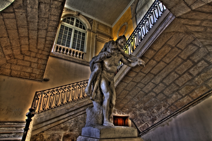 Photo HDR - L'aveugle et le paralytique de Jean Turcan - Ancien archevêché d'Arles