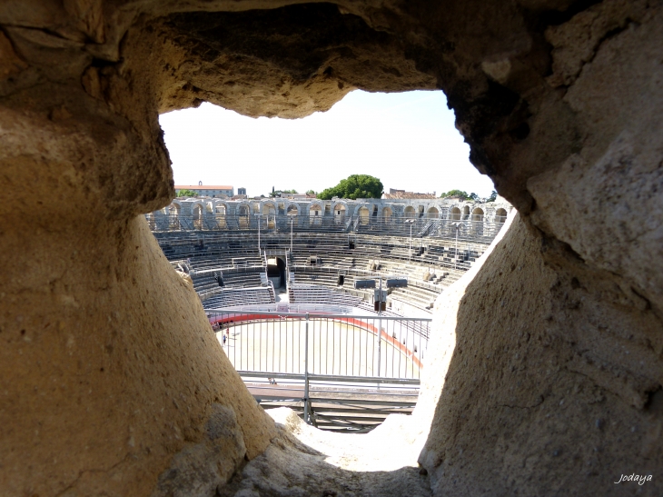 Arles. Les arènes.