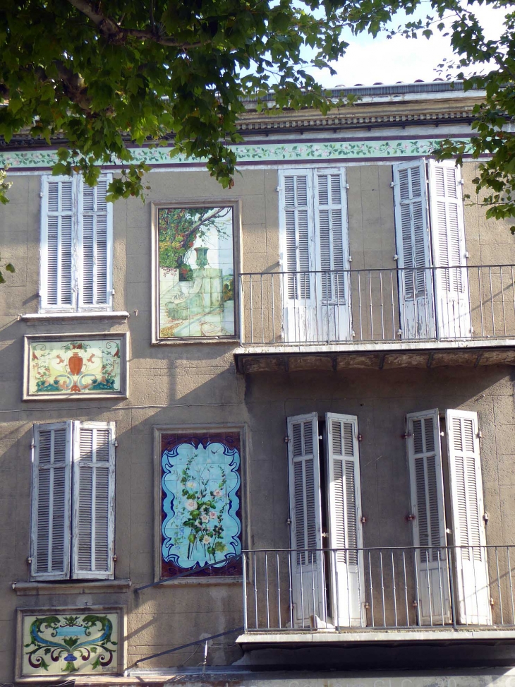 Façade décorée - Aubagne