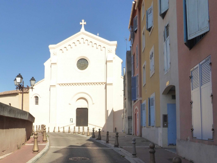 Vers l'église Saint Sauveur - Aubagne