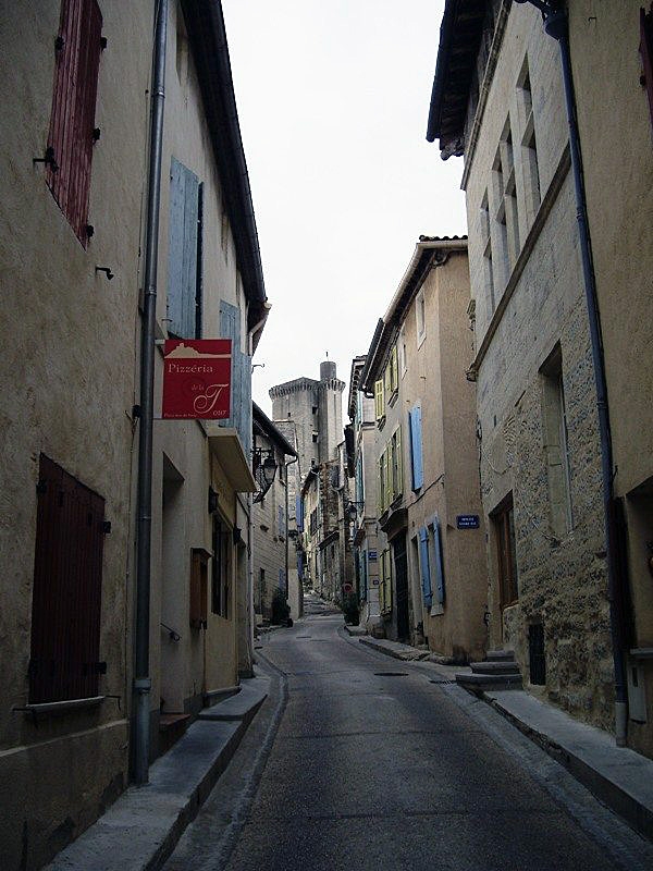 Une rue du village - Barbentane