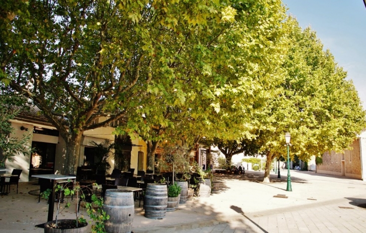 Le Village - Châteauneuf-le-Rouge