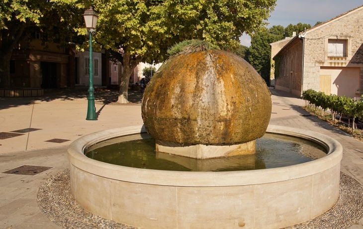 Fontaine - Châteauneuf-le-Rouge